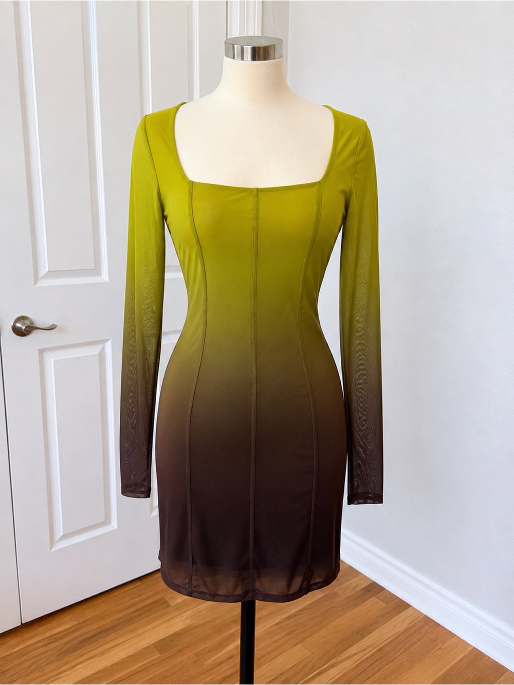 Steve Madden Olive to Brown Ombre Long-Sleeve Bodycon Dress Lined w/Thumbholes
